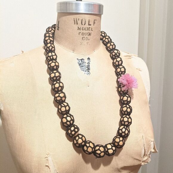 Barney's Crochet and wood bead necklace - Picture 2 of 5